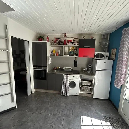 Lejlighed Beautiful With Courtyard, Parking And Optional 30e Per Day Agde